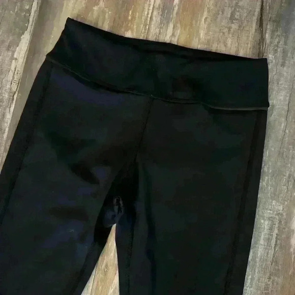 Alana Sleek Leggings Size Small Metallic Accents Tech Pocket - Picture 3 of 8